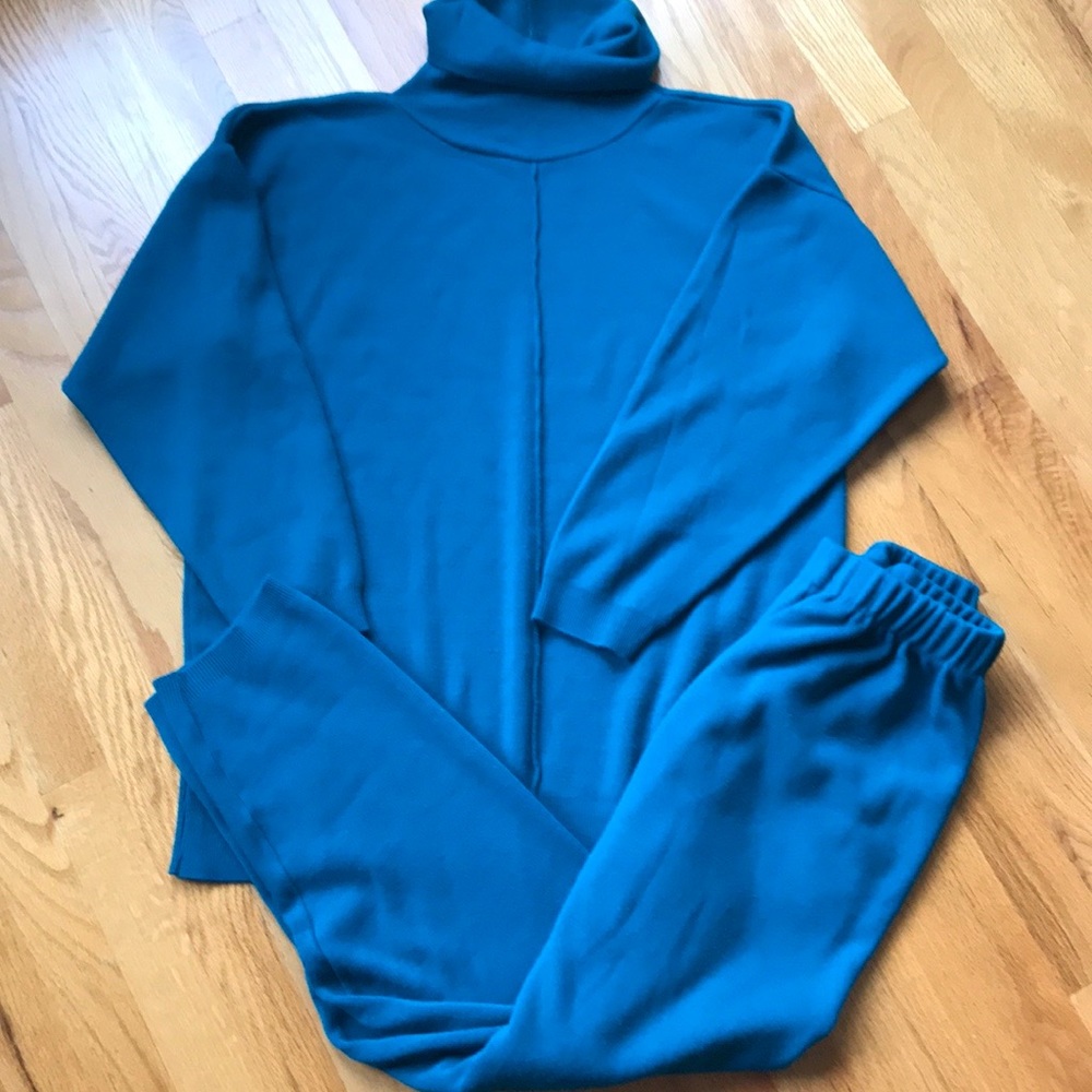 Casual Corner sweater pants set